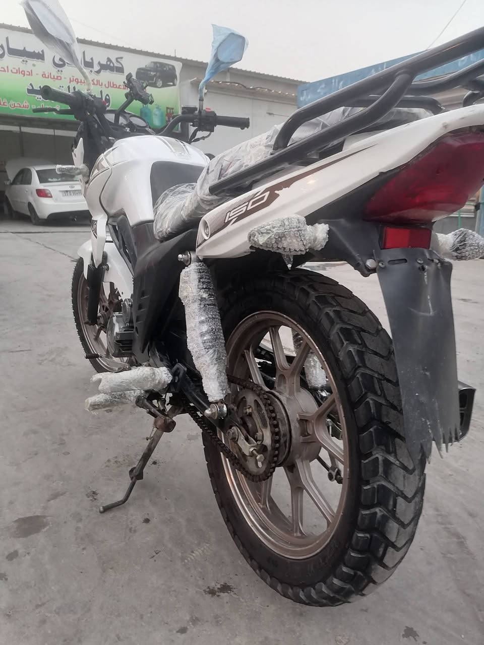 السلام عليكم شباب هاي دراجه موديل 23 ار كي ايطاليا سعر 850 مجفته تجفيف شركه اوراقها عنواني  بغداد بسمايه راح اخليه رقمي والشراي يتصل دراجه كامله وشغاله من كل شيء كله قسم ما بيها والتفاصيلها كله بالمنشور***********
