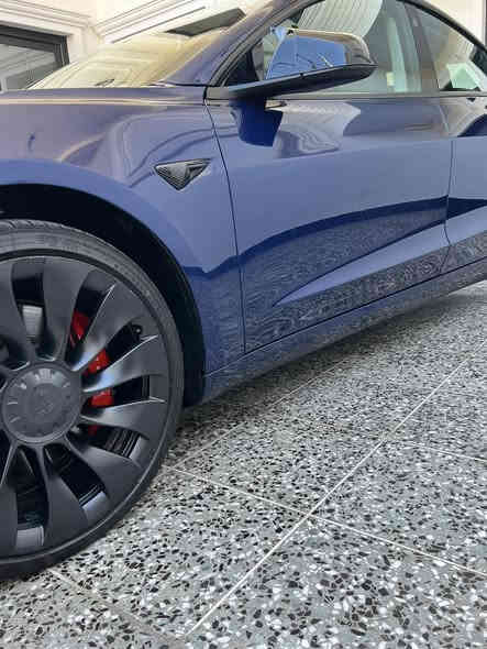 تسلا مودل ٣ ٢٠٢٣ بيرفورمانس 
TESLA MODEL 3  2023 
اعلى موصفات بتسلا.  

رقم بغداد ماشيه ٢٨الف 
مع شاحن اصلي 
السيارة فول مواصفات 
حادث بسيط ربع جاملغ خلفي ونصف جاملغ امي بسيط جدا" وصور موجوده 
ويه سياره كارت تشغيل عدد ٢ وفلاش تسلا اصلي 
حالة السيارة / جديده شركه وكامله من كلشي حتى كماليات
السعر ١٩٢ بيها مجال 

للاستفسار
***********
