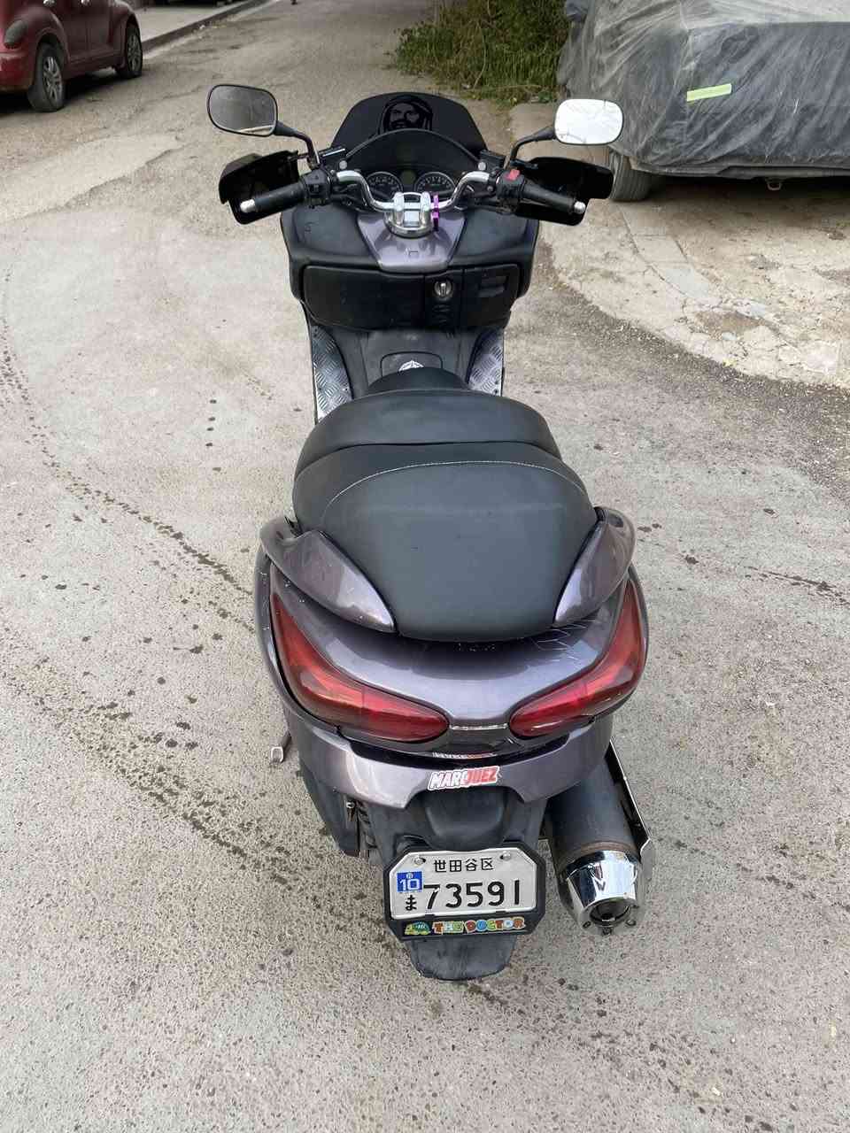 السلام عليكم فورزه ياباني 8/0 عميه بلادي بصمه كلشي شغال بيه تخم تاير جديد للبيع او مراوس بدراجه اصغر السعر مليون و100 بلكراده ***********
