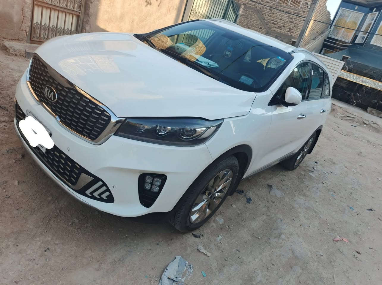 السلام عليكم للبيع سورنتو موديل 2020 حادثه بجم واصل لغود وشواصي مبدل ٣ قطع السعر ١٧٠ وبيه مجال الاتصال ***********
