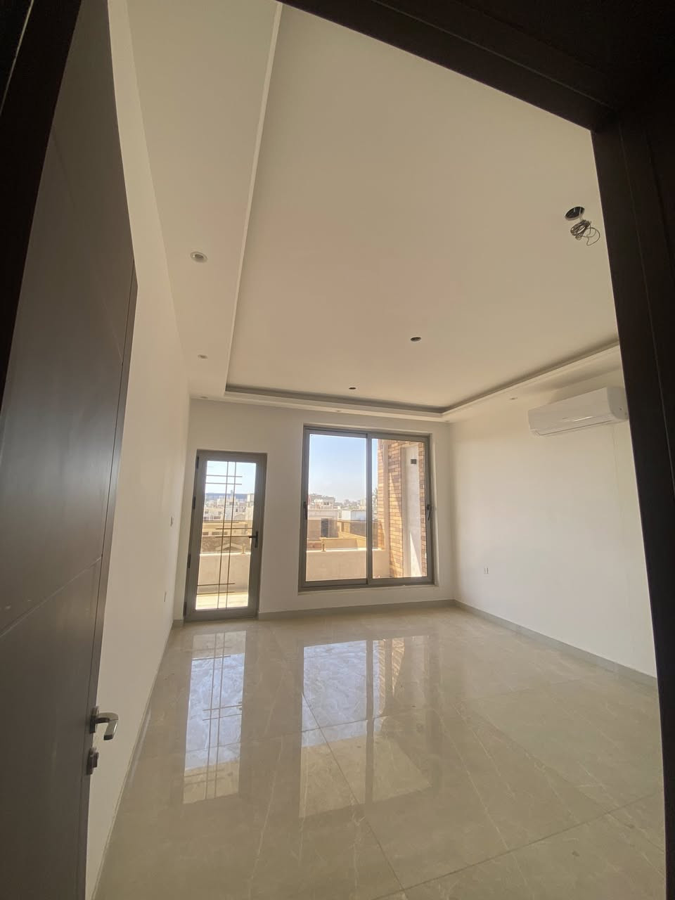 🏢 شقق VIP للإيجار – زيونة 714 🏢
✨ شقق زيرو بتشطيب فاخر ومواصفات مميزة

🔹 شقة 115 م²
▫️ 3 غرف نوم
▫️ سبالت جاهزة
▫️ مصعد حديث
💰 السعر: 900$ شهرياً

🔹 شقة 150 م²
▫️ غرفتين سويت
▫️ غرفة نوم إضافية
▫️ بلكونة في كل غرفة
▫️ سبالت جاهزة
▫️ مصعد حديث
✨ تصميم عصري ومساحات مريحة

📍 الموقع: زيونة – محلة 714

📞 للتواصل والاستفسار:
مهندس عبدالله فقط واتساب 
📱 ***********

توجد لدينا عروض اخرى
