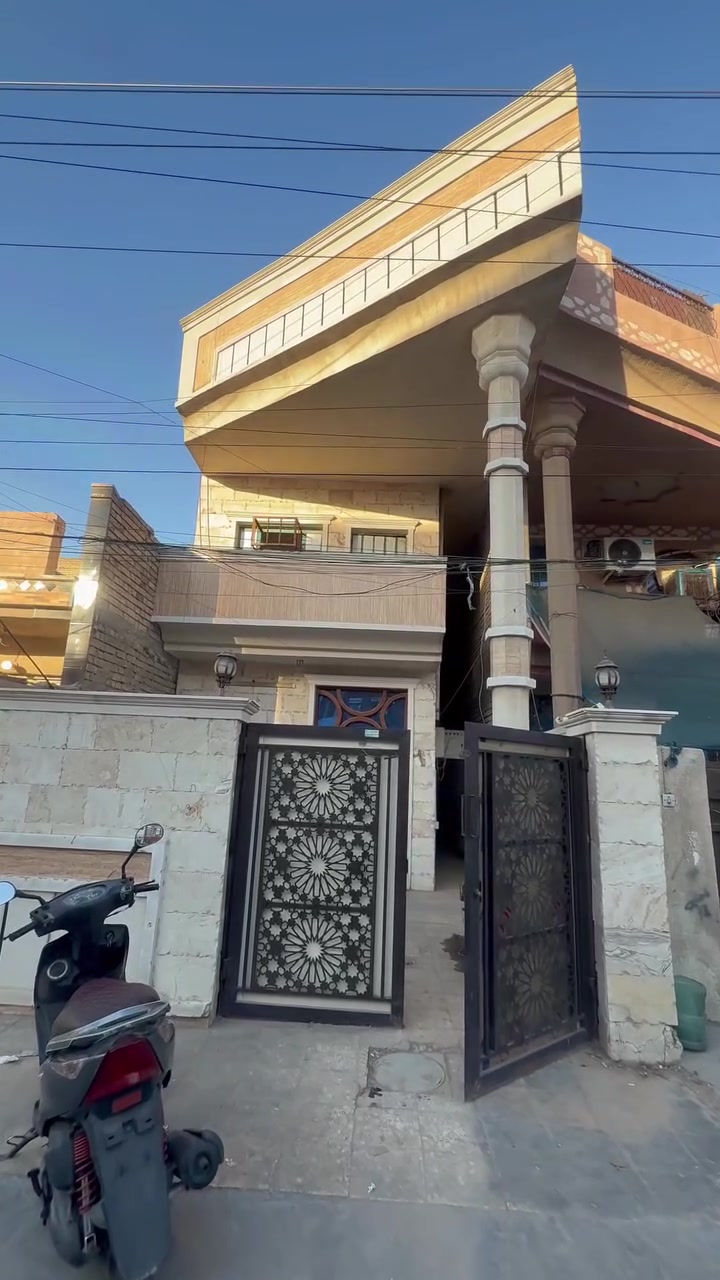 بيت للبيع صاير على شارع 20 
بسعر بيت بالأفرع 
حريه حي السلام شارع 20
اللاستفسار 
***********
