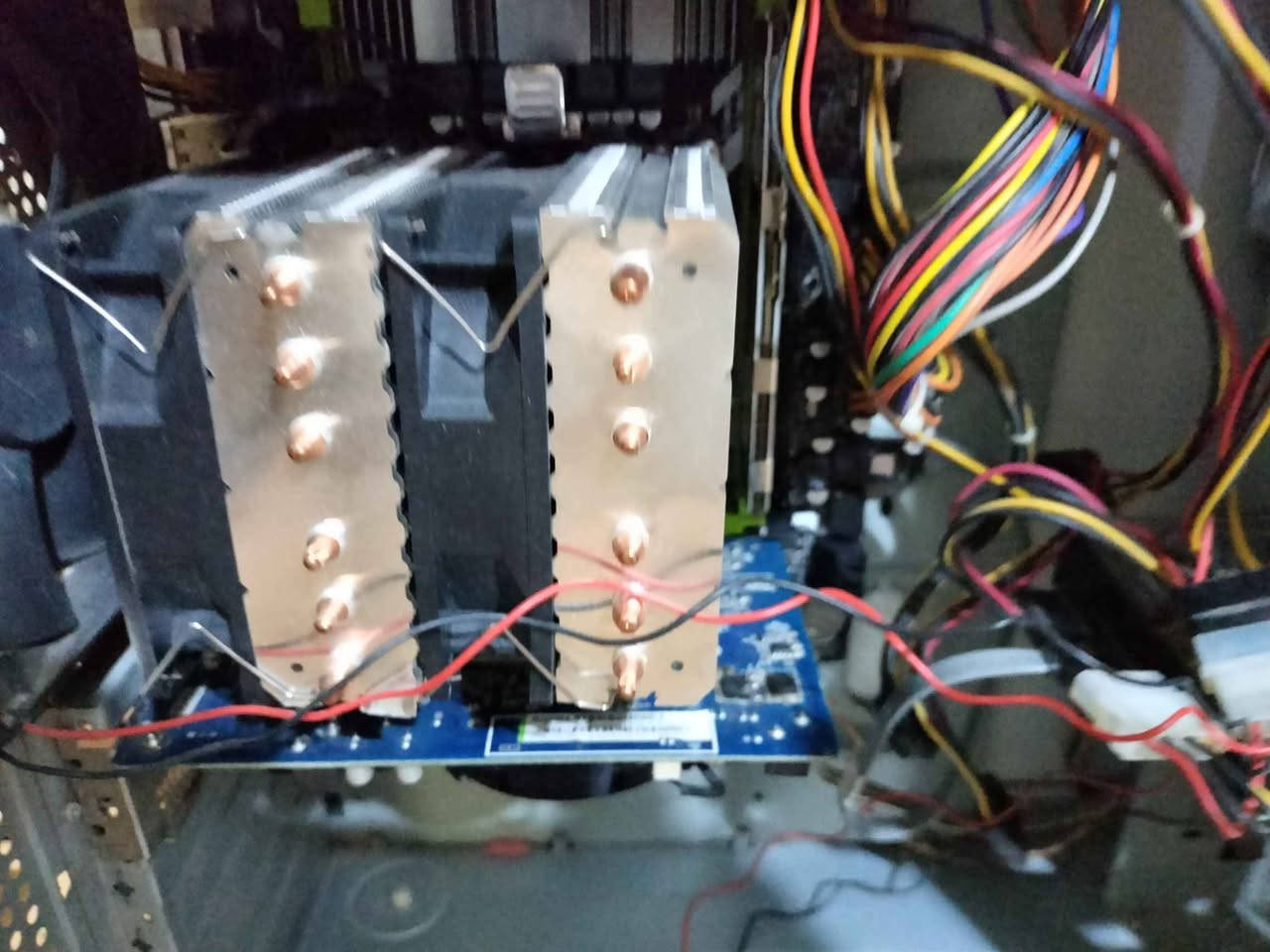 تجميعة كومبو للبيع بسعر مناسب
E5 2660 v3 3.2MHz
Ram 32giga ddr3 
Hdd 320giga
Gpu h7060 2giga
الكيس والبور عاديات 
118 شامل التوصيل مكاني نجف النجف, العراق


**إذا كنت صاحب هذا الإعلان وتريد حذفه لأي سبب، رجاءا أرسل رسالة إلى الدعم الفني**