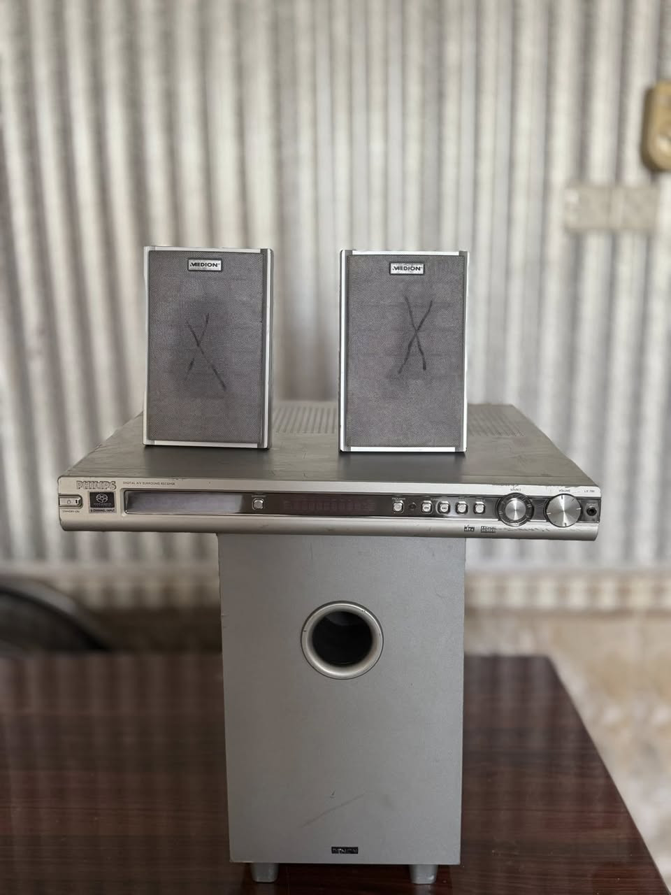 السلام عليكم
دمام كهربائي ام بي ثري كهربائي جاهز سمعاته ويا 
نضيف الجهاز مامستعمل هواي بي صوت حلو واضح
مال بيت اي مكان يصير السعر خاص
مكاني نجف الاشرف الاستفسار 
***********فقط واتساب
