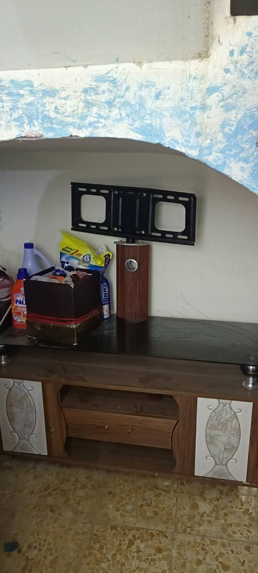 السلام عليكم للبيع غراض نظيفه
كنتور
طخم
مكيف اخو الجديد
رحله
براد بس ليك بي 
ميز بلازمه نظيف
***********
