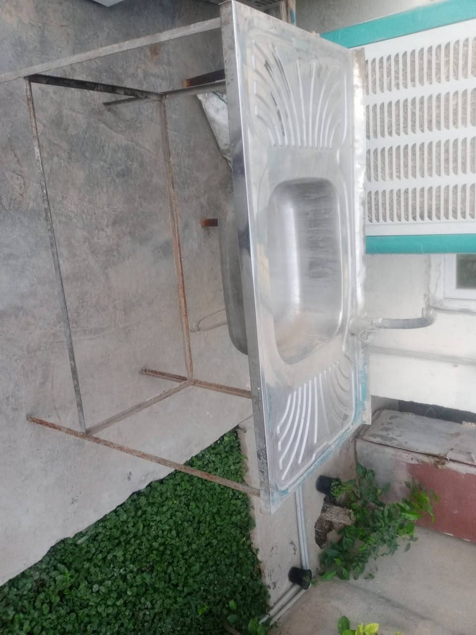 سلام عليكم مغسله للبيع نضيفه حيل خلاط وياها السعر 20وبي مجال حك الجيه شراي اتصل ***********
