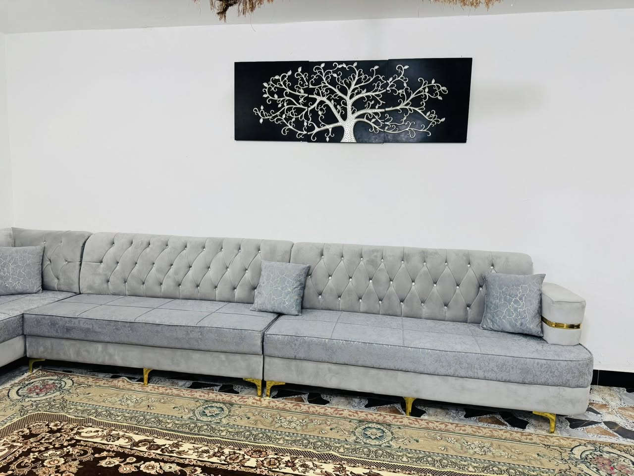 ديوان عشر مقاعد اخو جديد سعر 600 الف مابي اي ضرر الأستفسار ***********
