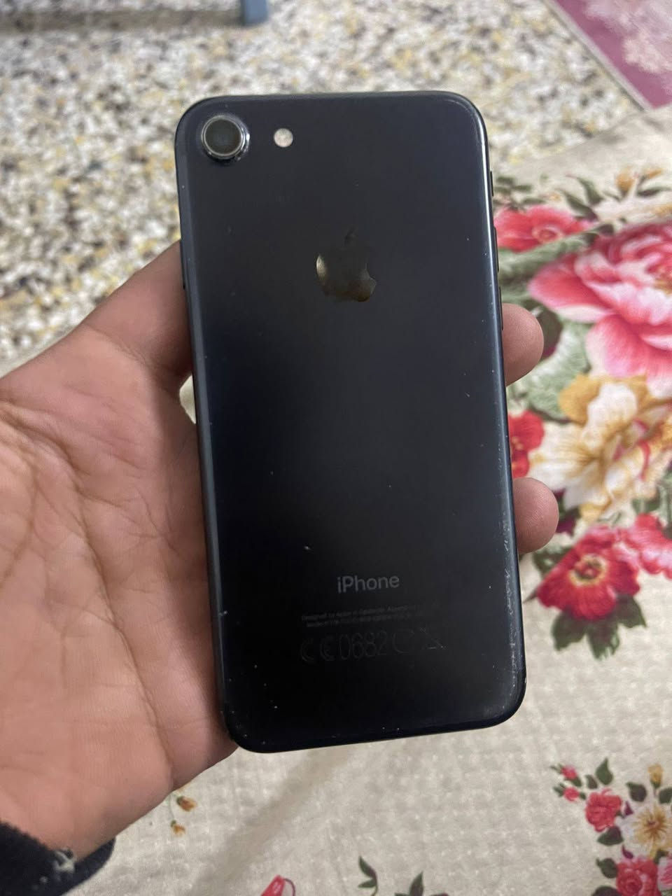 سلام عليكم  ايفون 7العادي جهاز نضيف مبدل فقط بطاريه مكاني بغداد السعر 50الف رقمي ***********
