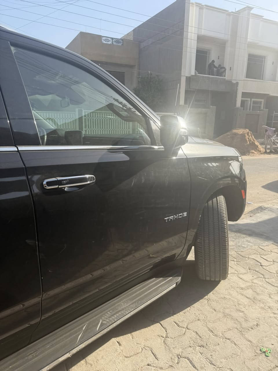 السلام عليكم الي يدور جديد ومميز تاهو موديل 2023 خليجي وكاله النبأ ماشيه 62 حقيقي مواصفات LT نفس البرايمير وياله بلاديه فول مواصفات للاخير وكلها بلاديه للاخير مكفوله من الشخط حته ومغلفه افلام حمايه بالكامل محرك 5300 داخل نفس الكاديلاك لونه عارضها 53 ونص يعني 5 شدات و35 ورقه رقم بغداد وباسمي مكاني بغداد رقمي ***********
