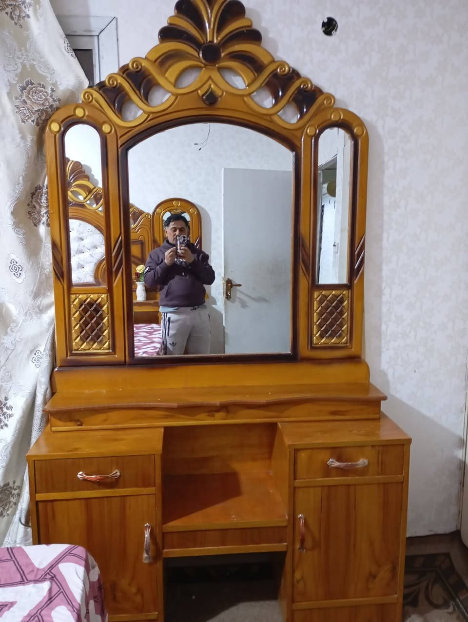 غرفه نوم مستعمله للبيع شئ قليل ***********
