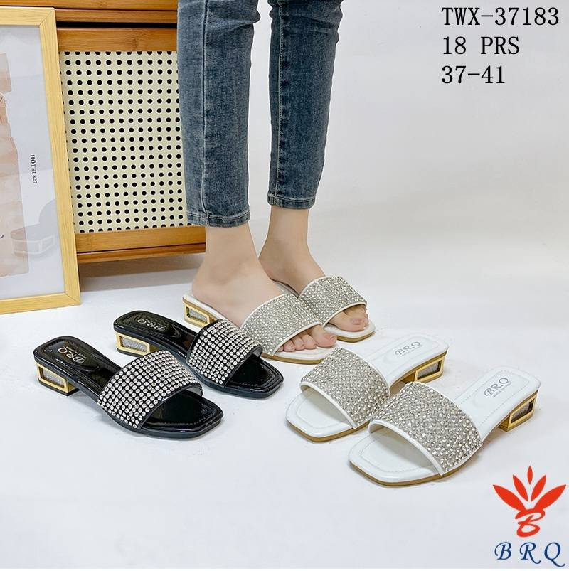 🔥 موديل تفليش 🔥
شحاط نسائي كعب 3 سم
سعر الدرزن 66 الف كمية محدود 🙅‍♀️
🫠 سعر القطعة 5.5 فقط للجملة 
يوجد توصيل كافة انحاء العراق
للاستفسار ***********
🫠🫠🫠
