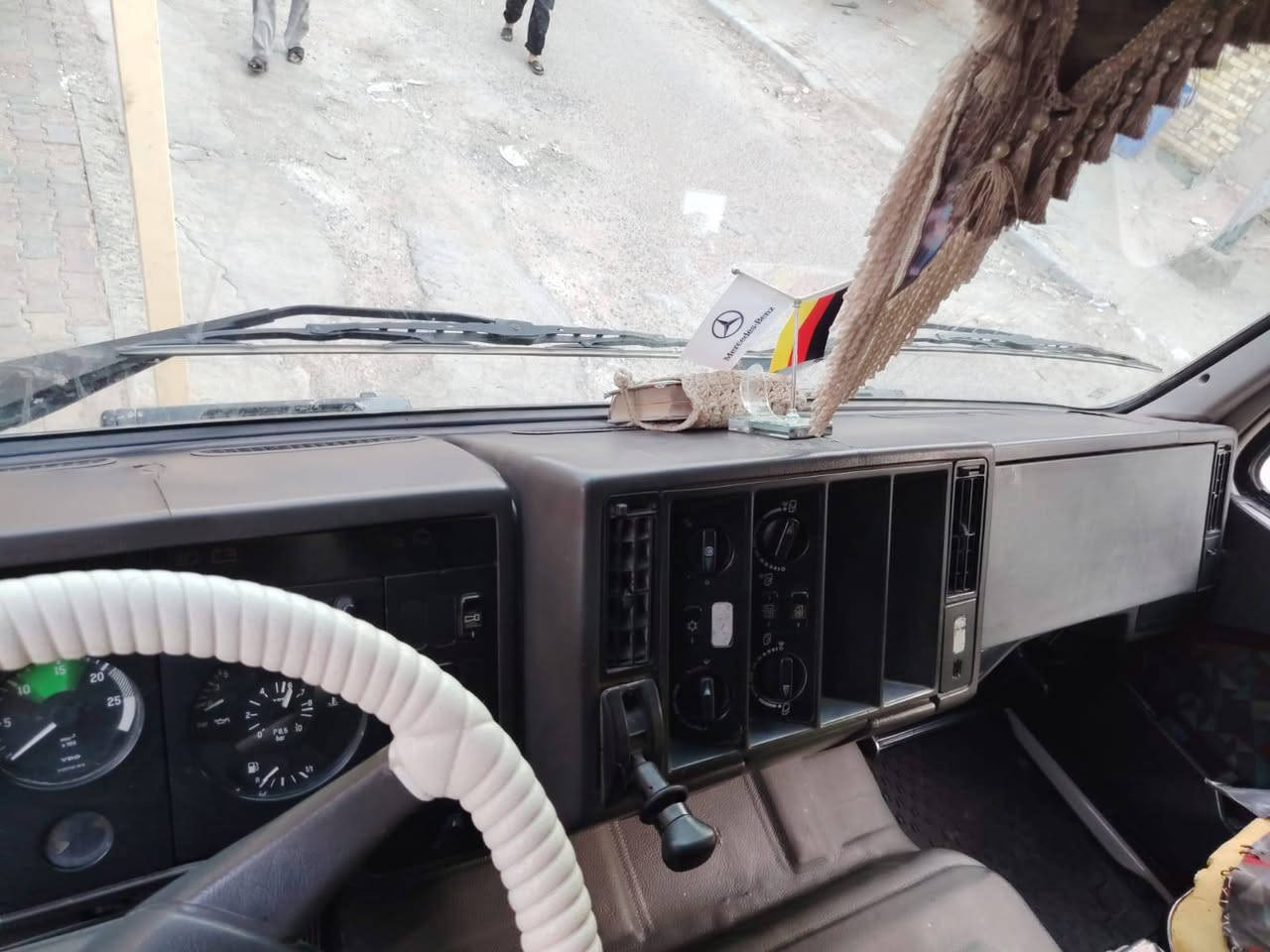 سلام عليكم لبي كرواتي لبيع 
موديل 92 موصفات دوله محرك 44 كير 210 دوه 14 موجمعه نص جيف بربرن جبير ام القيطان تخم تاير تبريد بلادي موضومه قاطره جاهزه 
سياره رقم ميسان بسمي تحويل مباشر كفاله عامه السياره السعر 460 ورقه وبيهه مجال الرقم ***********
