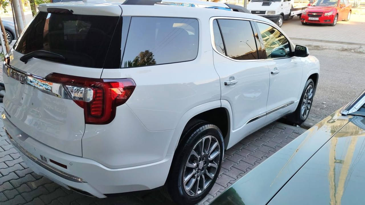 بيع مستعجل
اكاديا دينالي 2023 

حجم المحرك : 6 سلندر 3600

لون السيارة : لون ابيض

الرقم كاتي تترقم شمالي 

المسافة المقطوعة : 13 الف 

الضرر : جاملغ امامي مبدل وصبغ شبرين باب السايق 

المواصفات:

•5 انظمة للقيادة 

•3 صفوف 7 راكب

•لايتات Led امامي وخلفي 

•رادارات أمامية وخلفية وجانبية 

•مقاعد جلد بريميوم مع تطريز دينالي

•شاشة كبيرة 8 انج تدعم Apple CarPlay/ Android Auto

•نظام Bose الصوتي ( راقي جدا وصوت عالي )

•تبريد وتدفئة للمقاعد الأمامية

•رادار تنبيه وتصادم

•تنبيه مغادرة المسار

•مثبت سرعة ذكي 

•مانع انزلاق + انظمة توازن متقدمة 

•تدفئة الستيرن

•نظام تشغيل عن بعد

•شاحن لاسلكي للموبايل

•فتح الجنطة لمس 

•نظام خرائط مدمج

•نظام USB متعدد بكل الصفوف

•نقطة عمياء

•توقف تلقائي عند الطوارئ

•حساسات ضغط الاطارات

•تنبيه المشاة

•تبريد خلفي مع تحكم مستقل

•نظام (Oil Life Monitoring System) ينطيك نسبة عمر الدهن المتبقي بدقة مثلا 70‎%‎

وغيرها من المواصفات الخاصة بفئة الدينالي

السعر: مناسب  240 $ وبيهه مجال قليل 

مكان السيارة تكريت 

للاتصال: *********** /***********
