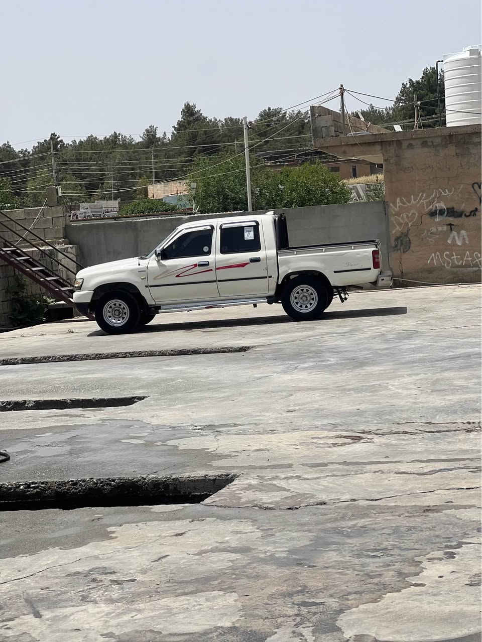 دێر بۆ فرۆشتن مۆدیل ٢٠٠٦ بۆ فرۆشتن بێ بۆیاخ ڕەقەم باریك توند و تۆڵ گێڕو مەکینەی بەشەرت مەکینە کابرێتە   ٥مانگی ماوە ڕەقەمی بەسەر چی بەشەرتی هەموو شتێك بۆ فرۆشتن ٦٠ گەڵاو معامەلە *********** بشدار, السليمانية
