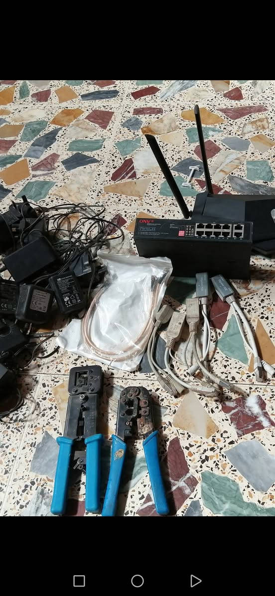 راوتر نظيف شغال على الفحص
مقوي شبكة جديد ما مستخدم
نانو m2
محولات مشكل


**إذا كنت صاحب هذا الإعلان وتريد حذفه لأي سبب، رجاءا أرسل رسالة إلى الدعم الفني**