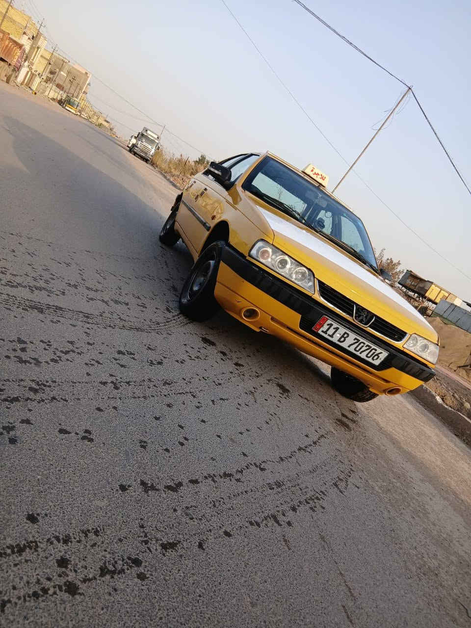 سلام عليكم
بيجو جي ال اكس 2012 رقم انكليزي سنويه لل31
كير مكينه خير من الله 
شلعه معدل 
بيها نواقص بسيطه 
٣٣ وبيها مجال مكاني بغداد 
***********
