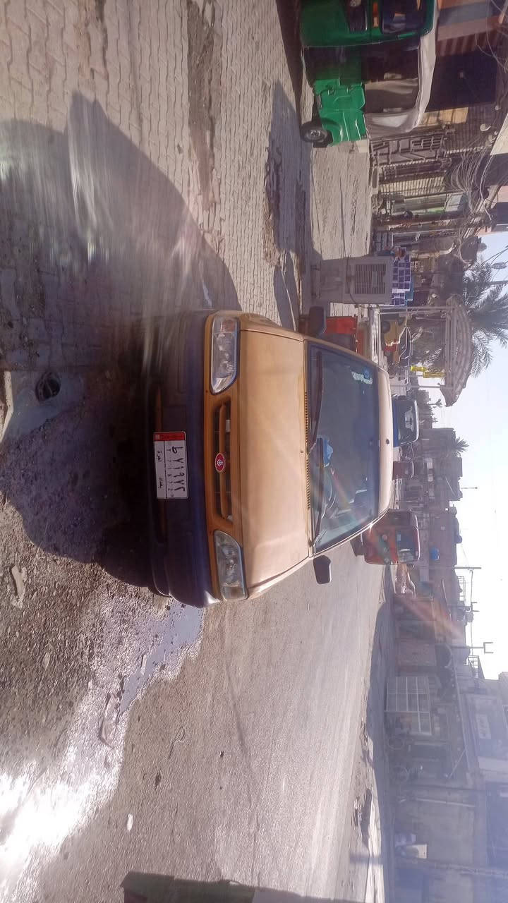السلام عليكم شباب سياره سايبه جديده نفخ تدفئه وتبريد سياره جديده حداديه كامله جيرو محرك حداديه كامله عندي باب الصدر شويه يشكل سياره مكاني بغداد الدوره في ابو تشير الشراي يخابرني الى مو شراي لا يخابرني اتصال على الرقم وعلى الواتساب السعر 30 وبيها مجال***********
