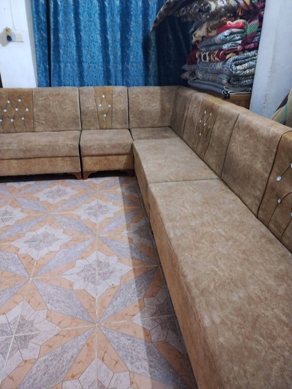 تخم ديوان للبيع 10 نظيف السعر 225 بعقوبه التحرير الرقم ***********
