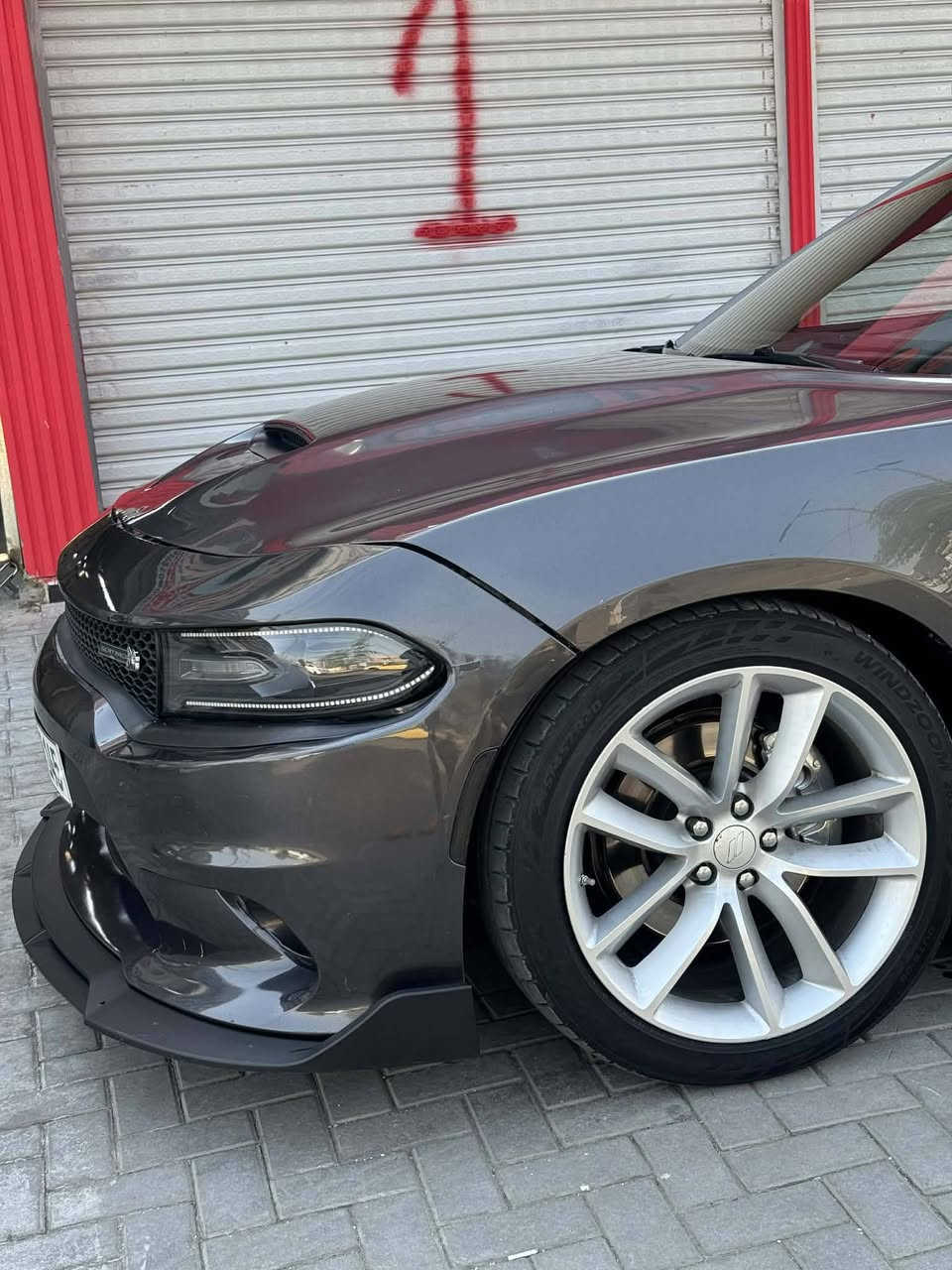 🚗 للبيع دودج تشارجر RT Max 2015 - هيمي 8 سلندر
🔹 محرك HEMI 5.7 V8
🔹 فئة RT Max فل مواصفات
🔹 ممشى 194,500 كم
🔹 دركة RPM SRT
🔹 منظومة غاز
🔹 كشنات جلد مع تبريد وتدفئة (أمامي)
🔹 مرايا قلاب كهربائية
🔹 لايتات أمامية متعددة الألوان تتحكم بها من الهاتف
🔹 ريموت ستارت
🔹 شاشة كبيرة ونظام صوت ممتاز
🔹 أكزوز رياضي وصوت مميز
🔹 اللون رصاصي
✅ السيارة نظيفة وجاهزة للاستعمال
💰 السعر: ١٦٠$ قفل
📍 بغداد
سياره برمجه مصطفى ايكل 🇮🇶
صور الحادث موجوده وال فحص هم
للاستفسار مراسلة الخاص أو الاتصال *********** 🔥🏁  
 #Charger #RTMax #HEMI #V8 #للبيع #دودج_تشارجر

