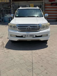 لاندكروز 2009  السياره  حيل جديده وكفاله عامه عدا بارد بسيط  باسمي رقم...