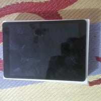 آيباد 9 • ٢٥٦ • بطارية ٩٣