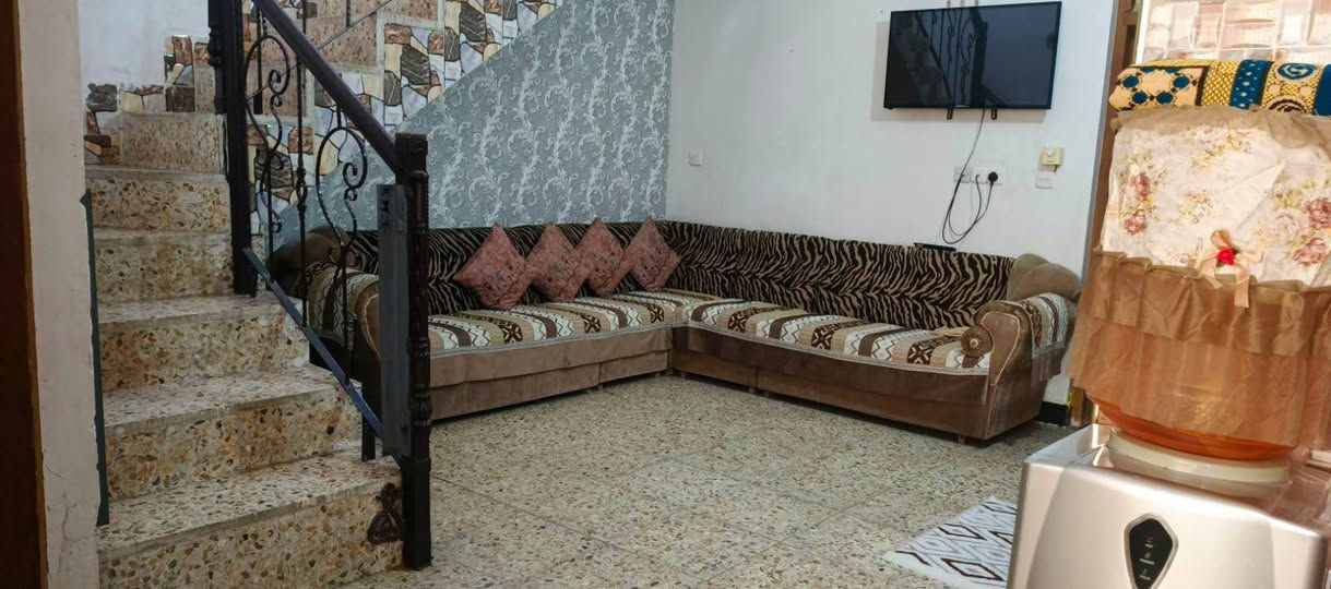 دار للبيع زراعي سند 25مساحة 100متر واجهة 6متر طابق واحد يحتوي عله مدخلين صالة مطبخ  غرفة نوم خدمات. خدمات فووول ماء. كهرباء مجاري تبليط  شارع عرضه 8متر  السعر يقع في بغداد سبع ابكار الزراعي.  خلف سوق السمكه بعد متنزه الهبي دي *********** بغداد, العراق
