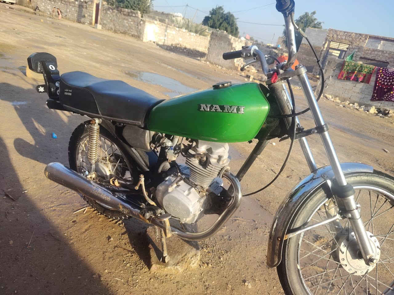 سلام عليكم شباب ارشة للبيع مديل ١٧ اصولي وكيلة احمد الربيعي دراجة حلوة ويلة جدد تواير جدد لا تنقيص ولا تبخير  السعر 550 وبية مجال المكان نجف ابو صخير الاستفسار ***********
