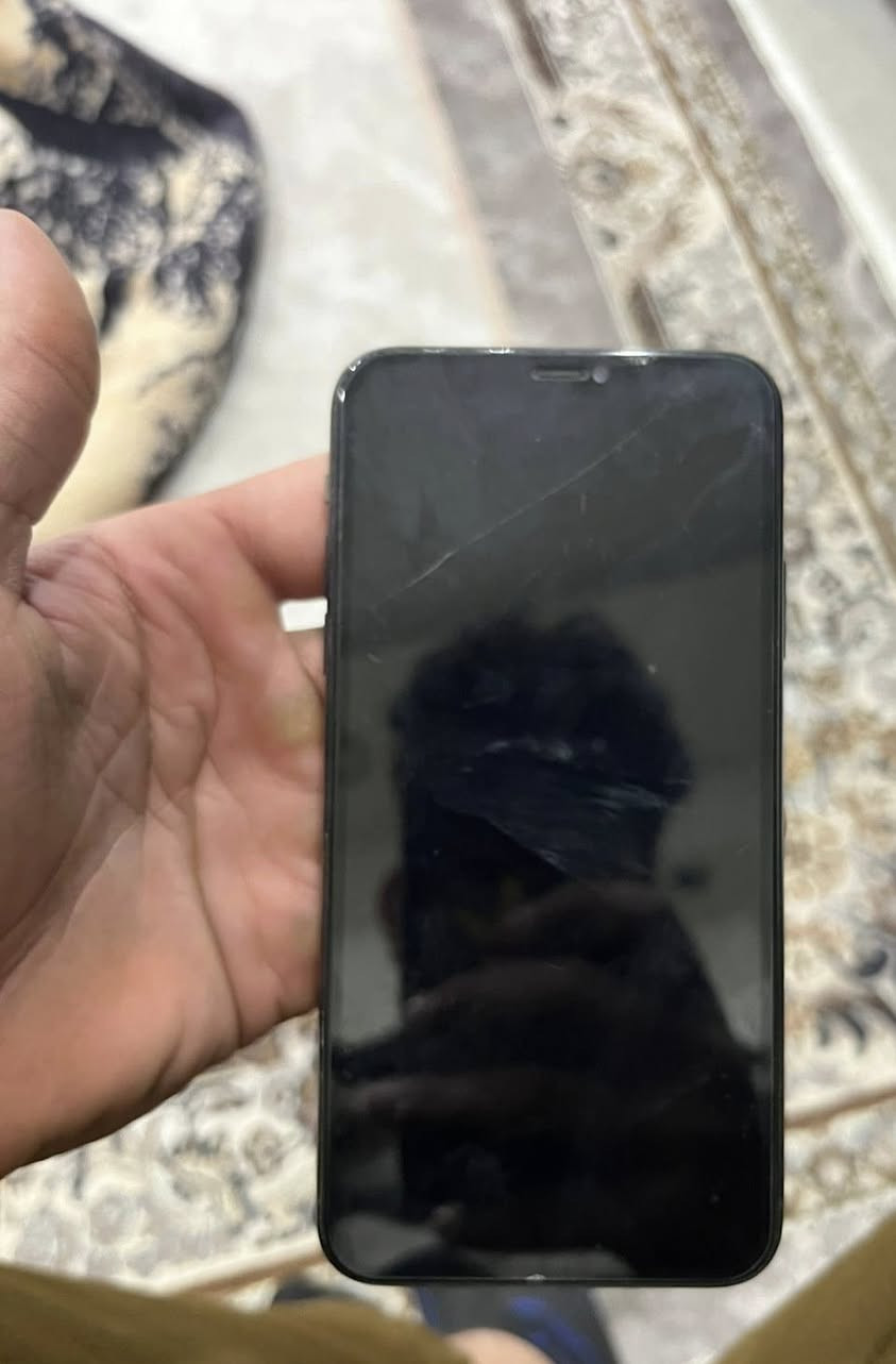 السلام عليكم
اخون ايفون ١١ برومكس 

مبدل شاشه اصليه 

مبدل بطاريه اصليه 

ذاكره ٦٤ 

بطاريه ١٠٠

الجهاز كلشي شغال فيس إيدي 

مكان بغداد 

اتصال أو وتساب 

***********
