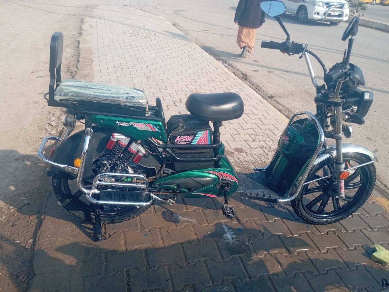 بايسكل شحن للبيع العنوان ديالى دلي عباس ماشي 400متر رقم الهاتف ***********
