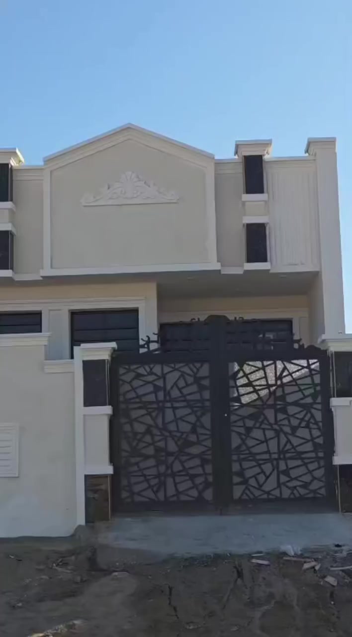 🌃 اللهم صل على محمد وال محمد 🌃
      🏫   🏫   🏫   🏫   🏫   🏫
              ⚜️ #بيوت2_للبيع ⚜️ 

☣️في الفلوجة حي الشهداء 
☣️ منطقه ال20 قرب مدرسة خور عبدالله
☣️ بنات درجة اولى 

⚜️المساحة : 125م 
⚜️الواجهة : 6.25م
⚜️النزال : 20م

طابق واحد وبيتونه غرف نوم وحده وصاله واستقبال ومطبخ 

 ⚠️ الشارع 🚸 : 15م  
⭕ السعر :  77 للواحد وقابل للتفاوض 
🧰⚖️ نوع الملك 🧰⚖️ : طابو صرف سند 
للاستفسار : مراجعة 
🥇#مكتب_الاقصى_للعقار 🥇
 للاتصال : *********** 📞☎️
واتساب : *********** 📞☎️
⭕التسلسل: 131
#عقارات_الفلوجة #عقار_للبيع #عقارات_الانبار #عقارات_العراق  #العقار #عقار
#العقار_للبيع #للبيع #بيع #بيت #بيوت #قطعة #قطع
#ارض #اراضي
#عقارات #عقارات_الاقصى
