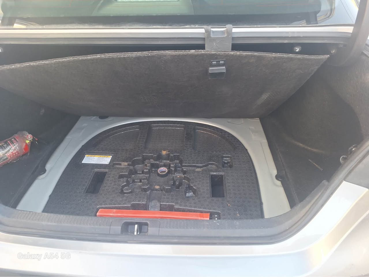 سلام عليكم 
تويوتاكامري 2023 /مواضفاتSE/٤٣كيلومتر ماشية / سيارة نضيفة باقي على وضع شركة /رقم و سنوية و هزة جديد / صورة فحص موجود /سيارة بسمي تحويل ثاني يوم / سيارة نضيفة و جديدة / قطعتين صبغ فقط / ٤ طايرات جديد / تاخم خلفي و  أماي مضبووط …
سعر / 188$
عنوان / كركوك 
رقم موبايل /*********** كركوك, العراق
