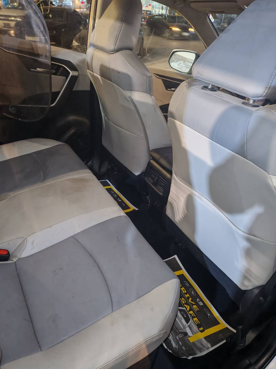 راف 4 XLE
موديل 2024
وارد امريكي هايبرد
فول مواصفات
فتحه سقف
كشنات جلد
كشنات كهرباء
كشنات تدفئه وتبريد
تشغيل عن بعد
صندوق كهرباء
حادث دعاميه اماميه ورديترات مع بارد بطرف الباب السائق كما موضح بلصور سياره بدون قطره صبغ
السعر ٢٤٣  رقم مجاني على دوله
مكان بغداد البلديات ***********
