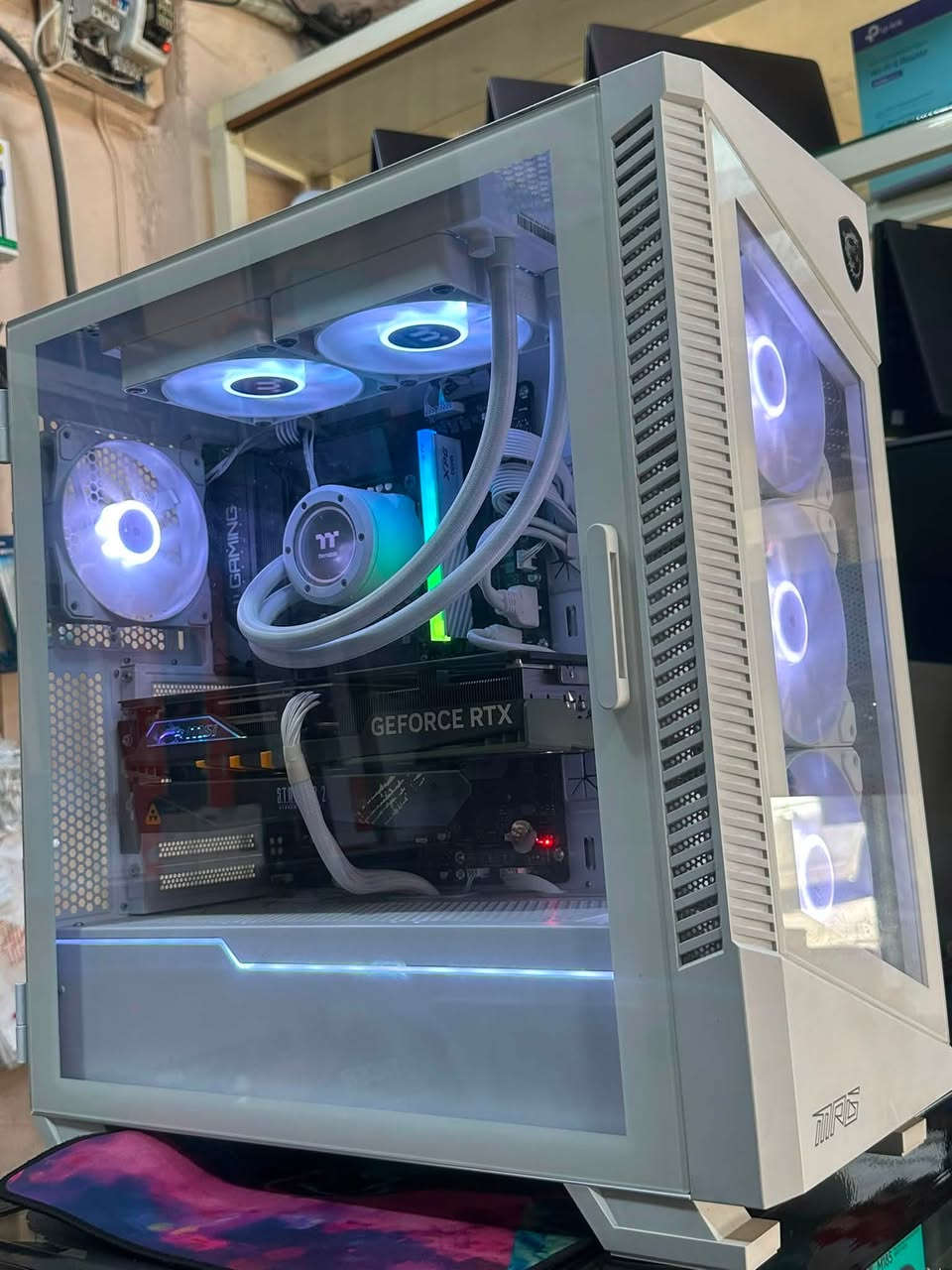 متوفر كيس كيمنك للبيع مكاني موصل متوفر توصيل
Cpu:i7 14700K 
Cpu cooler thermaltake 240ml 
Gpu:Rtx 4070TI Super 16Gb msi Slim (نسخة خاصة للعبة stalker 2 )
Ram:Ddr5 16Gb xpg RGB 6000hz 
Hard:M.2 nvme adata 1000Gb legend 900 
M.B:Gigabyte B760 Gamingx ax Wifi
Power msi A850W 
Case:Msi velox 100R white 
كراتين جميع القطع موجودة 

سعره مليونين و٤٠٠ الف وبيه مجال


**إذا كنت صاحب هذا الإعلان وتريد حذفه لأي سبب، رجاءا أرسل رسالة إلى الدعم الفني**