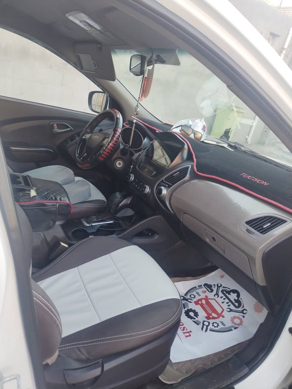 للبيع
توسان موديل 2015 خليجي محرك 2000دوش رقم بغداد دولي سنويه 2030 مكفوله من الصبغ والضربة والتبديل ويل كروم ماشيه 190 kmكير ومحرك السيارة كلين مكفولات حداديه جديده تبريد ثلج ❄️ السيارة جديدة جدا وجاهزه من كولشي السعر 160 وبيه مجال مكان السياره الفلوجه هاتف ***********
***********
