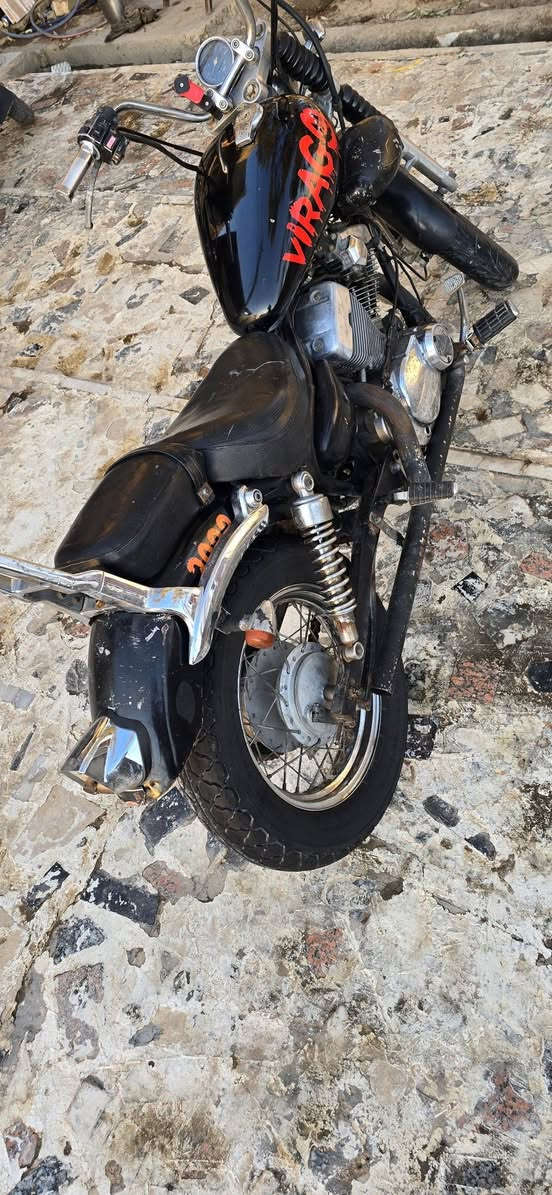 السلام عليكم
للبيع ياماها فيراكو ربع  موديل٩٩ يمكن مكينه مجفته جديد دراجه نضيفه كلش ما ناقصه شي  العنوان بغداد البلديات 
متواجد واتس اب 
***********
السعر ٨٠٠ وبيه مجال قليل
