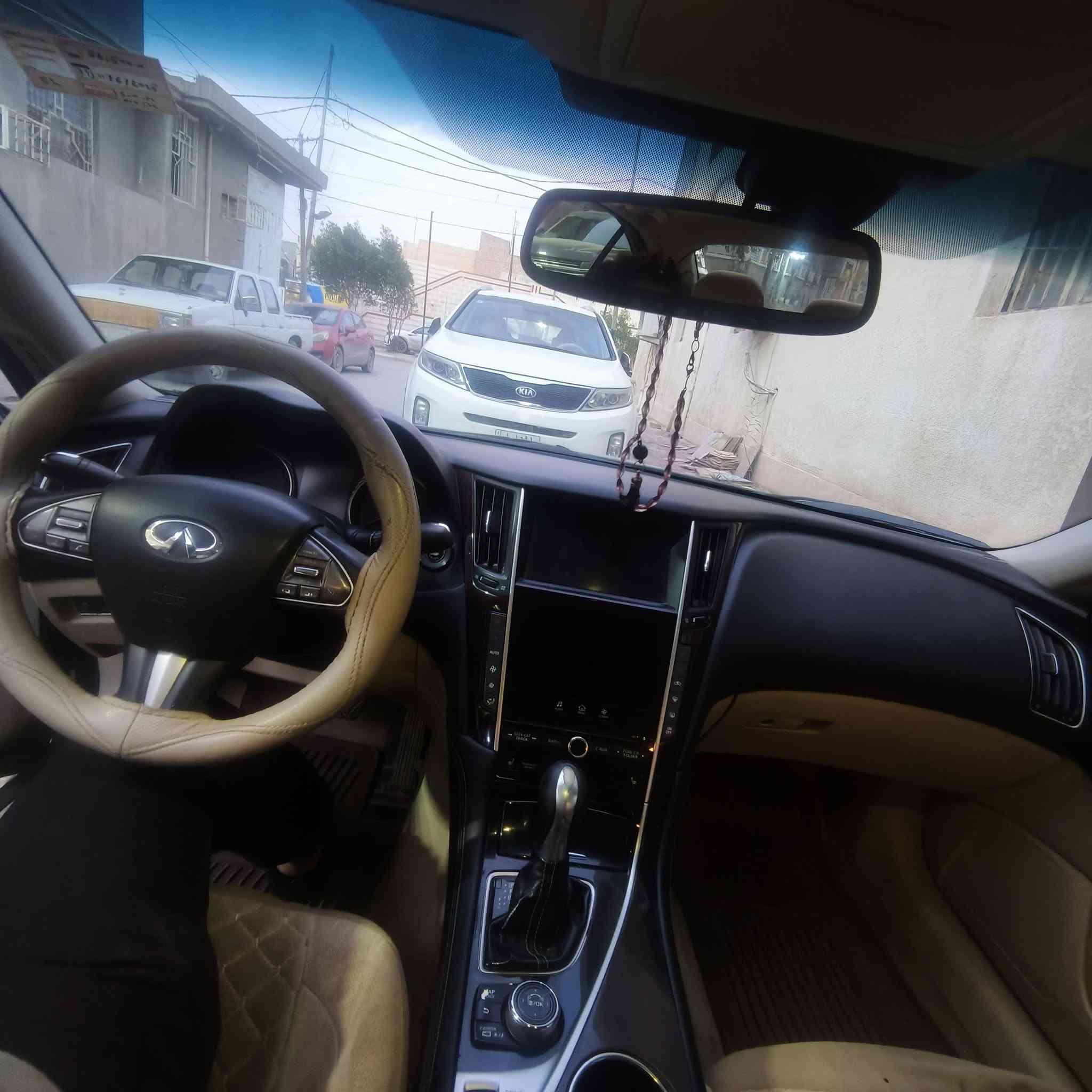 بسم الله الرحمن الرحيم 
انفنتي q50 محرك 3700 للببع
2014 بيها قطعتين تبديل  الدعاميه الامامية والجاملغ الايمن 
مكان السياره السماوه 
السياره رقم بغداد  
المسافه 85000كم
السعر 15,000$ 
للاستفسار الاتصال على الرقم التالي 
***********

