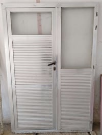 باب المنيوم • ٢م×١٫٣م • ناحية الدغارة