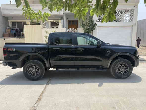 فۆڕت ڕانجەر 2024 XLT  ڕەشی بێ بۆیاغ 
تەنها چوار پەنجە کارتی چەمەلەغی سەکنی هەیە
وێنەی لێدراوەکەیم داناوە و ژمارە کاتیە کامل مواسەفات
5 کامێرا 
کوشن هیتەر
ڕادار 
٢ سوویچی شەریکە
شاشە ئەلیکترۆن
دوو شاشە  
کۆشن کارەبایی
شەغال و چەندین مواسەفاتی تر 
نرخی ٣٢٠ وەرەقەیە

 ژ.م/ 
***********
***********
