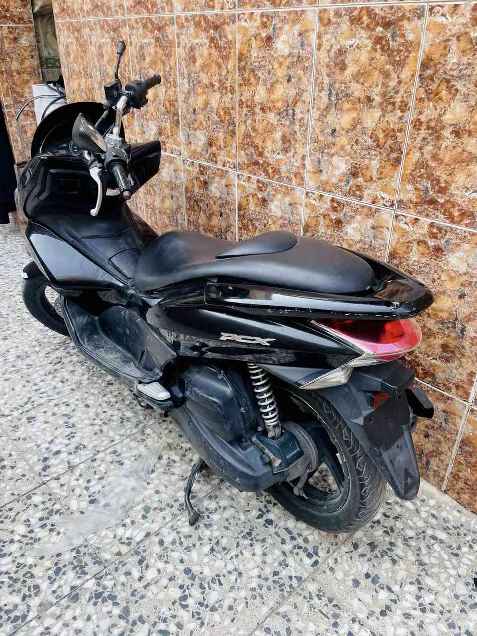 سلام عليكم PCX جيل اول ياباني JF ☑️
كفاله عامه كفر ومكينه بلادي  

موصفات اتخبل 125☑️

المكان بغداد مدينه الصدر 

السعر 12 وبيه مجال/***********
