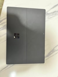 سيرفس برو ٦ • كور i5 جيل ٨ • ٨ جيجا رام