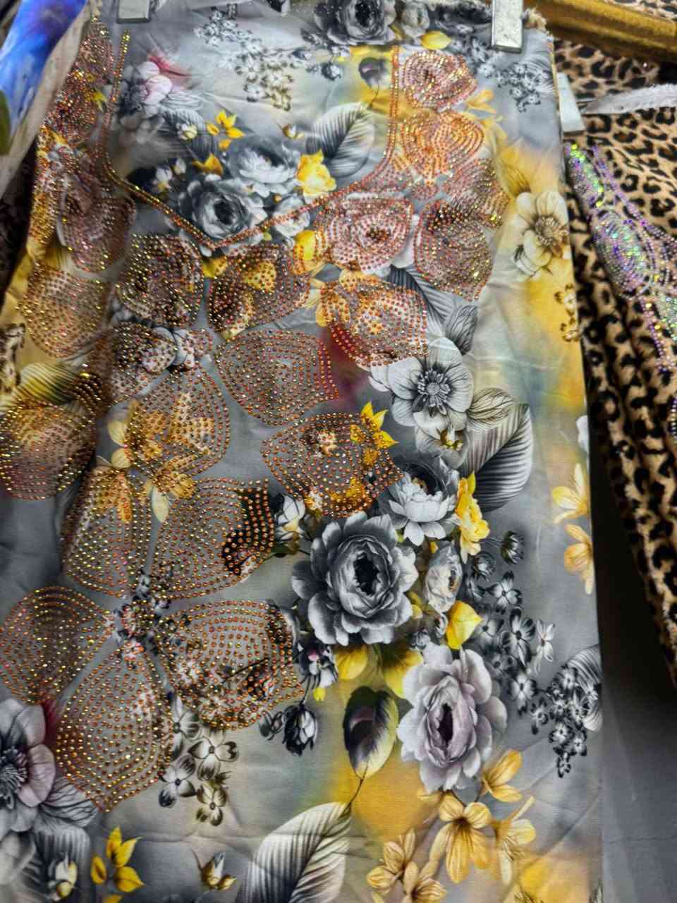 متوفر عدنا اقمشه شماليه تجنن
كشمير ايطالي مطاط ثري دي 
مشغول ستراس الاصلي شغل يدوي 
شرط ميوكع بالغساله 
يوجد توصيل لجميع المحافظات


**إذا كنت صاحب هذا الإعلان وتريد حذفه لأي سبب، رجاءا أرسل رسالة إلى الدعم الفني**