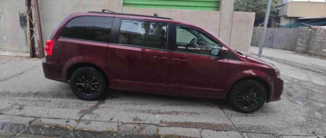 دوج  كرفان
{2019}. 
فئة {جي تي } فول كامل / بدون ضرر اخت الكلين   الضرر دعاميه فقط وشبر بداية  البوند  العين بدون ايرباكات بدون غرق و وكلشي موجود بالتفاصيل 
لون {كرزي ماروني } 
رقم أربيل {شمالي
هزه وسنويه جديدة 
{المواصفات} 
1. مقعد السائق والنفر كهرباء 
2. ابواب كهرباء 
3.الصندوق كهرباء 
4. ماشيه 93
5.حصان بالسقف  
6.نضام توفير الوقود 
7.نضام مانع الانزلاق 
8.شاشة عطلات 
9.تشغيل عن بعد 
10.فتح وغلق الابواب من البصمة 
11. بردات جانبيه 
12.مقاعد ملكي سياحي بلع 
13. ويل اسود كروم 
14.ثلاث قطع تبريد 
15.كشنات جلد 
16.تحكمات ستيرن 
17.كامرات من الخلف 
18. 6 جامات كهربائية 
19.شاشة  بلوتوث  
20.تخم تايرات جديد 
21. 6سلندر و7راكب

السعر 218 وبيها مجال 
للاستفسار اكثر *********** موصل, نينوى
