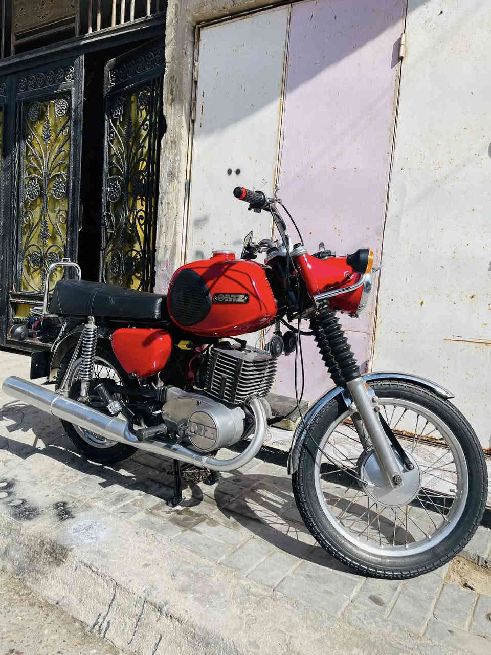 سلام عليكم جنايه دراجه 81  دراجه جديده بلاديه شاصي بدون لحيم تجي وتشوف بعينك مكينه جديده ستوها مشدوده سايس 5 بعدهي  ع سحك لبه وفلاون جدد كهربائيه كله جديد رقم وسنويه شرط التحويل مكاني بصره شط العرب سعر 2500 وبيه مجال رقم ***********
