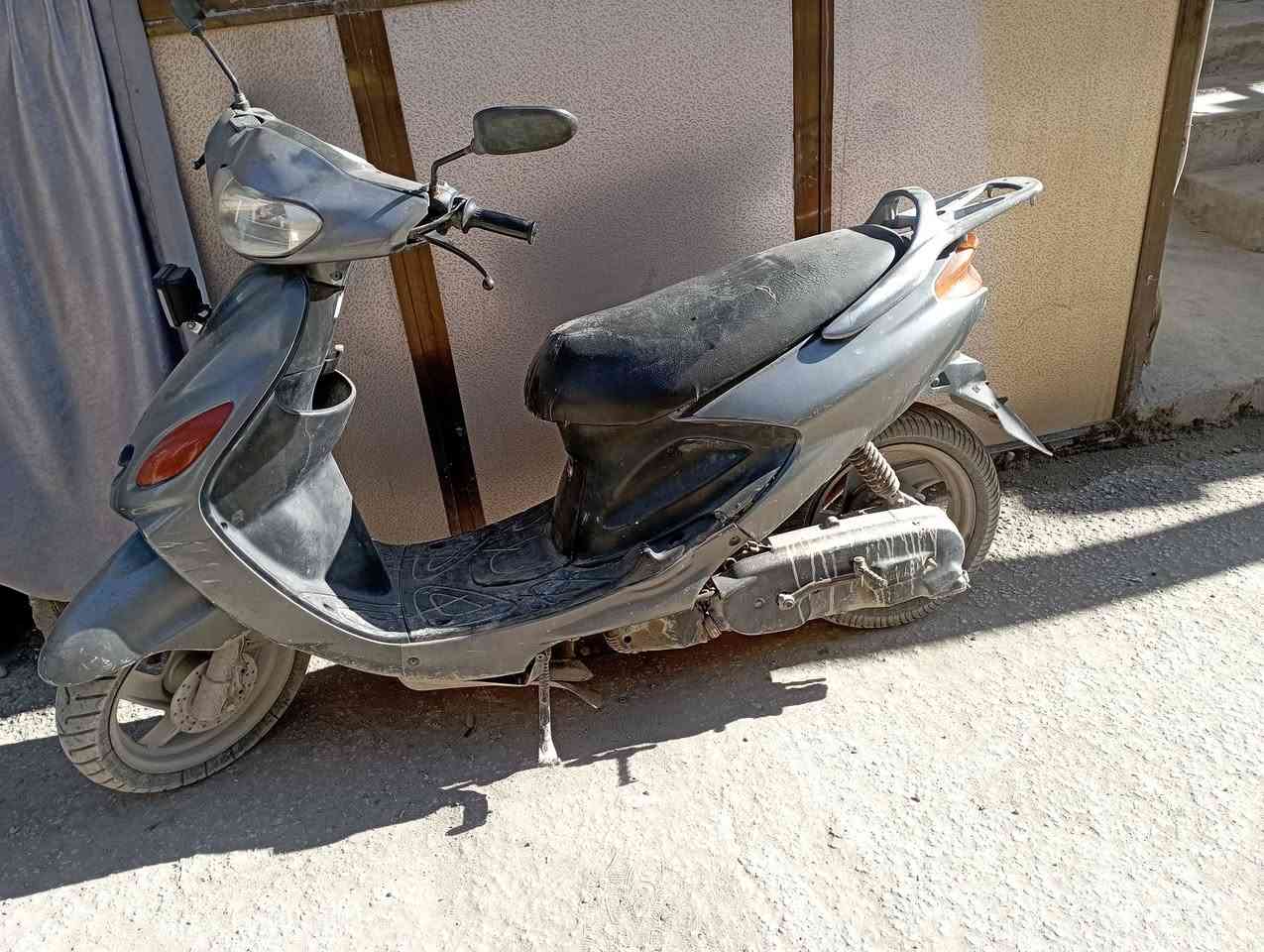 350 الف قفل
او مراوس بماكس وانطي فرق
تشتغل سلف هندر 
شلعتها مو قويه ما اعرف بيها
مكان حله حي الهندسين 
***********
