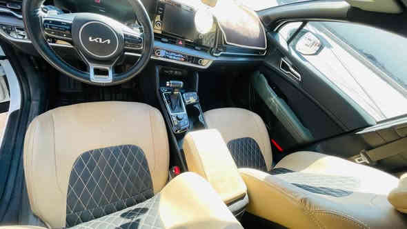 سبورتج 2025 بلاك ادشن فول مواصفات
5 سنوات كفالة الشركة الدولية العامة 
ويل 19 السيارة مدوشمة بالكامل
لازالت بالضمان وبيه تبديلة دهن مجانية من الشركة الدولية

كشنات جلد لونين اسود وزيتوني بلادي
حساسات اماميه
حساسات خلفية
تحكم اوتو هولد
هند بريك كهربائي
كشنات امامية كهربائية 
تدفئة بالكشنات
تدفئة الستيرن 
اشاير بالمري
مري شفط 
اربع انضمة قيادة
مثبت سرعة
بك لايت جيتي لاين
ويل كروم بلاك 19
شفتات سرعة 
السياره ماشية 19500
رقم بغداد انكليزي 
بدون حادث بدون ضربة السياره احلة بهواي من الصور
السعر 34 مليون دينار عراقي 
مكان السيارة شارع فلسطين قرب الجامعة المستنصرية
للتواصل ***********
