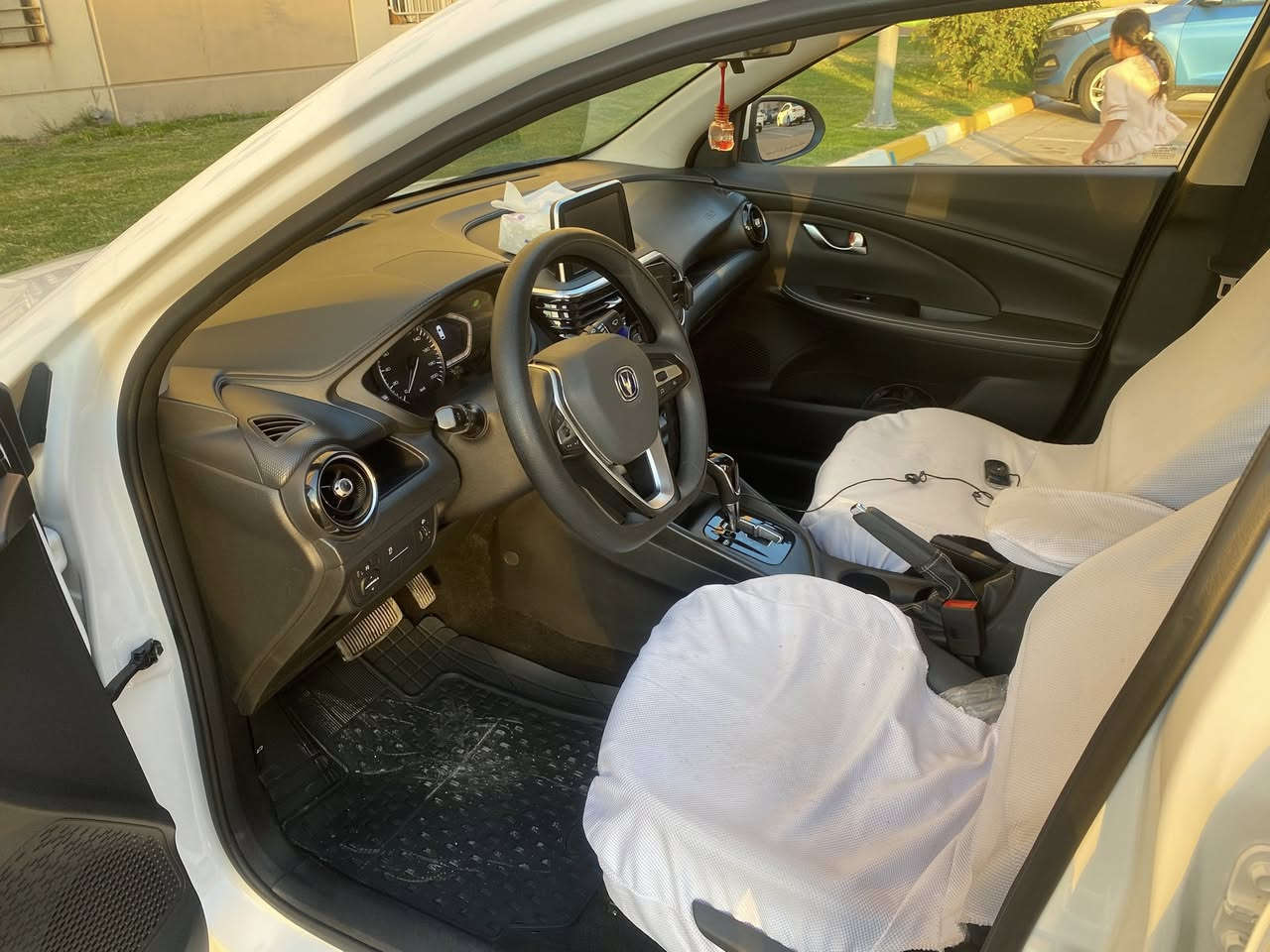 السلام عليكم 
شانجان السفن موديل ٢٠٢٥
بحالة الوكاله 
ماشيه اقل من ٨ ألف فقط
فول مواصفات فتحه و شاشه و كأمره و تحكمات 
السعر ١٥،٧٥٠ مليون 
أو ١٠٥ ورقه 
بيها مجال قليل 
مكانها بغداد بسمايه 
حره السياره


**إذا كنت صاحب هذا الإعلان وتريد حذفه لأي سبب، رجاءا أرسل رسالة إلى الدعم الفني**