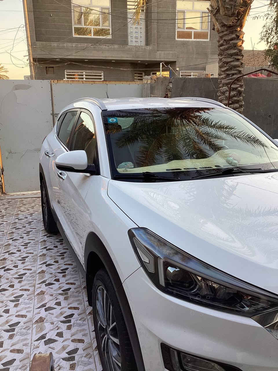 السلام عليكم توسان البيع مكينه 2000  رقم بغداد  بسمي مكفول من صبغ وضربه نظيفه كلش حيل ماشيه 58 مكان بابل غير متوفر علئ فيس قفط تصال علئ هذا رقم ***********
