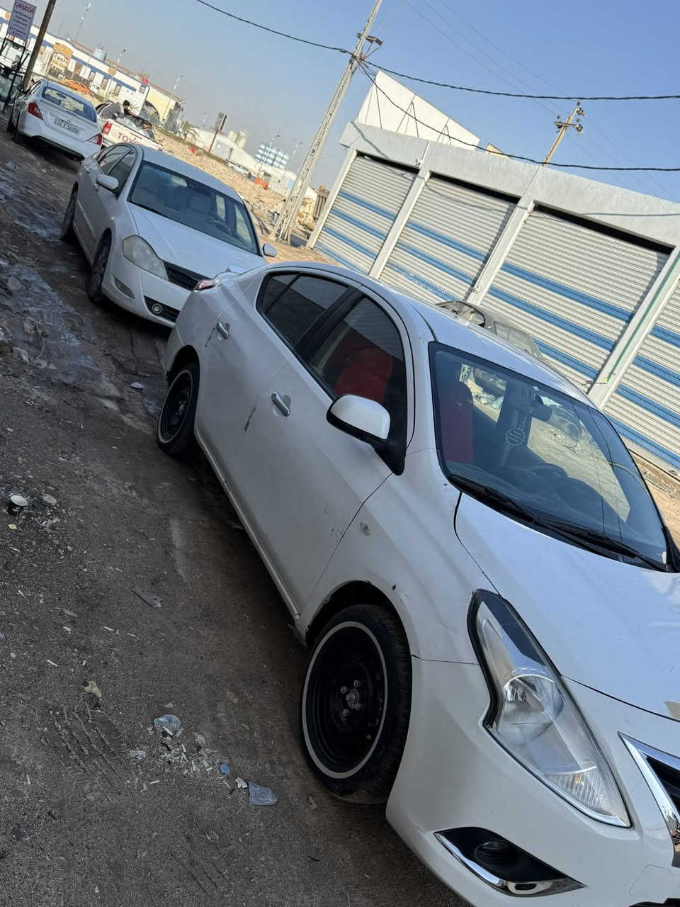 نيسان سني 2019شهرين وتصير حره رقم بصره *********** بيه صبغ جاملغ أمامي وبيه الباب صبغ جنطه مبدل هم ماشيه 150الف السعر 87مكينه وكير وحداديه وتبريد جاهزه تخم تاير
