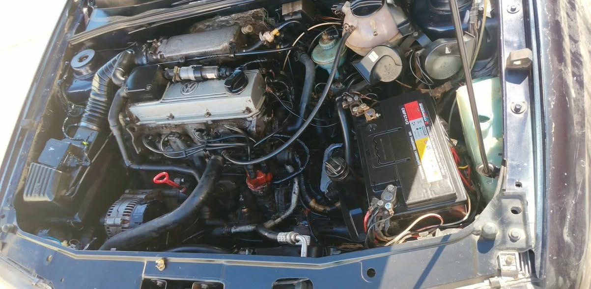 السلام عليكم ورحمه الله وبركاته
سيارة كولف فنتو موديل 1994
للبيع فقط بدون مراوس بأي سيارة
رقمها بغداد
 سنويه جديده وهزة جديدة ورقم انكليزي جديد
محرك 2000
كير اوتماتيك كهربائي
صدر وحدايه جديده 
سيارة جاهزة من كل شي 
صبغ بلادي ولونها ازرق غير محدد
والصور تتكلم
السعر النهائي 35 ورقه 
للاستفسار الاتصال على الرقم 
*********** متوفر واتس اب 
مكان السيارة الفلوجة حي نزال خلف مطعم حجي حسين
