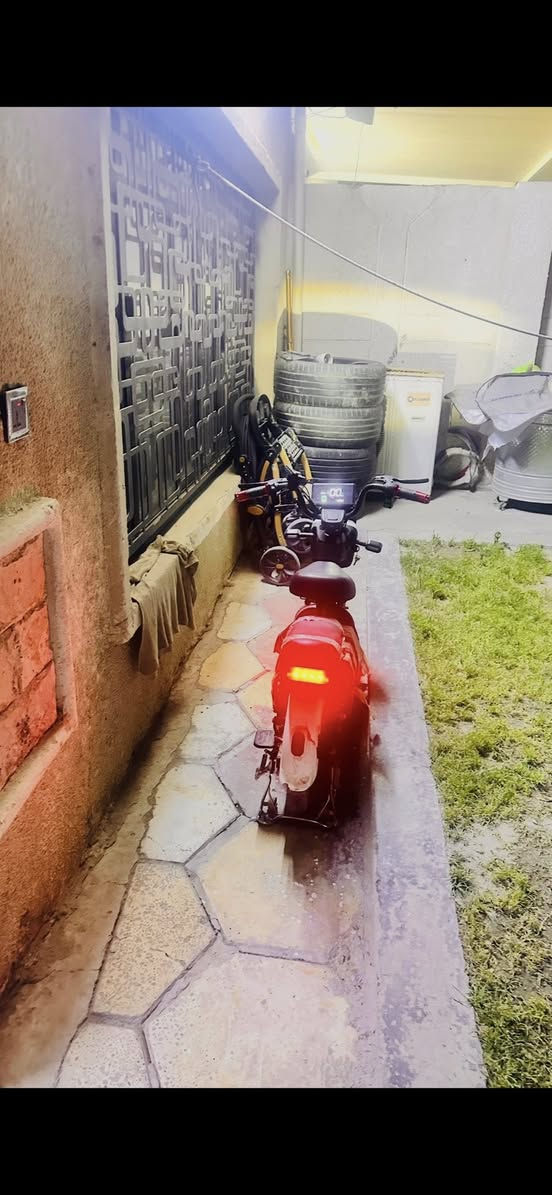 دراجه شحن للبيع ب 100 الف بدون بطاريات  موبايل ***********
